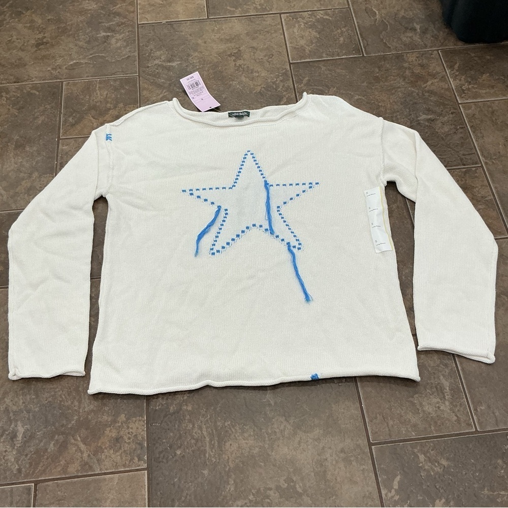 🥵 Wild Fable White/light cream Sweater with Blue Star Design